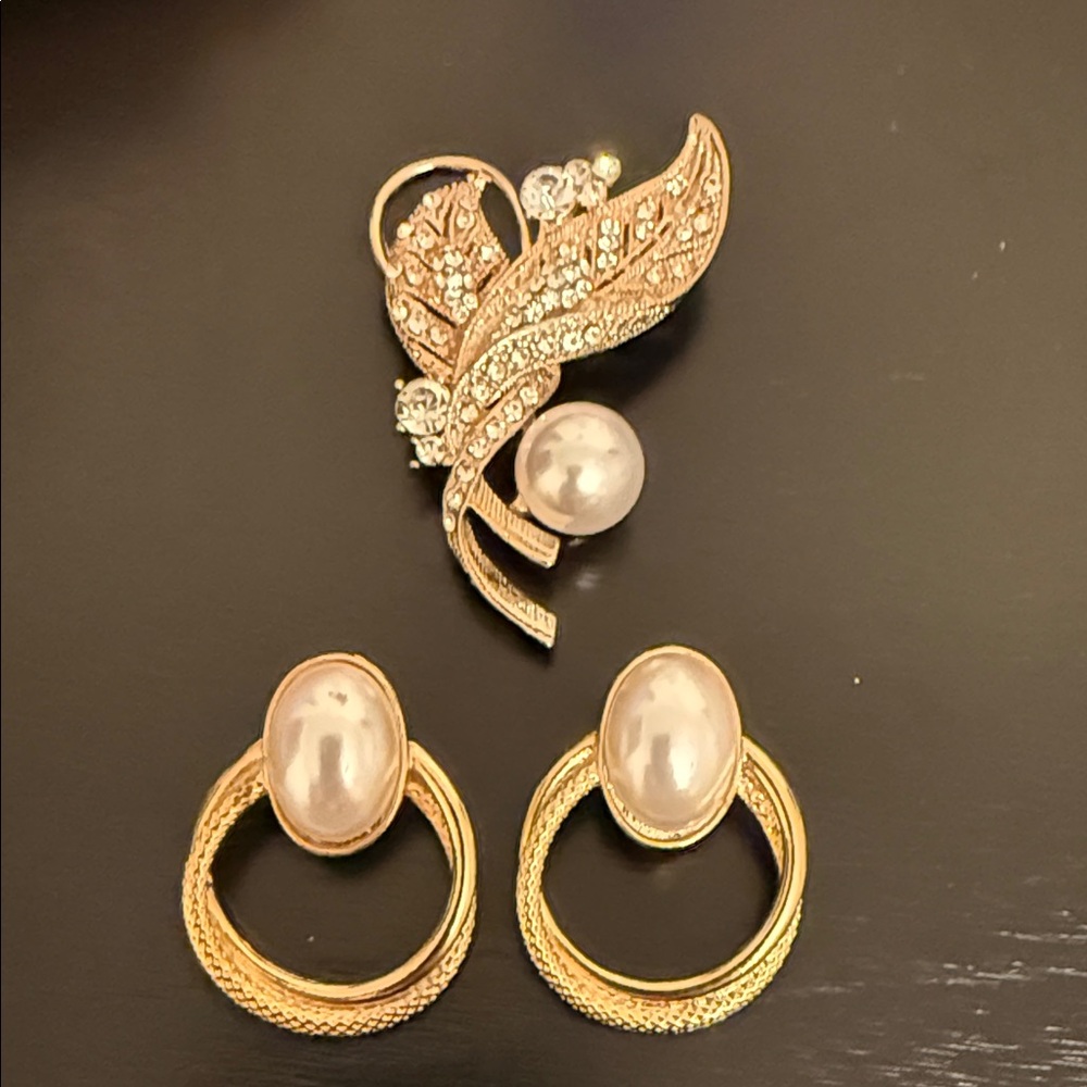 Gold Tone Earrings & Brooch